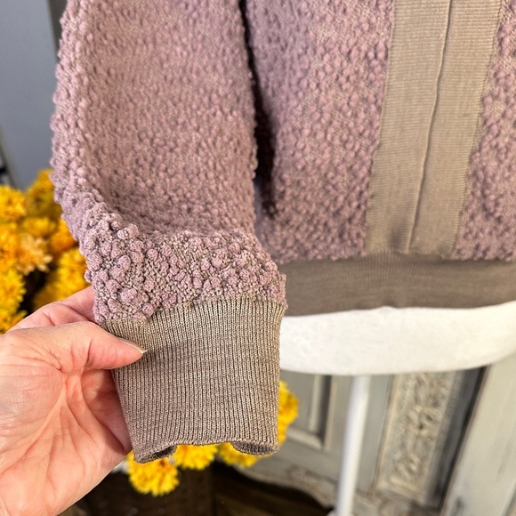 L Love Women's Textured V-Neck Sweater - Mauve - Picture 5 of 9